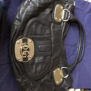 A GUESS HANDBAG